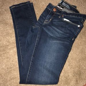 Never worn modern skinny jeans, size 2R.